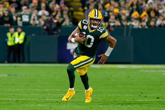 NFL, American Football Herren, USA 2026: Cowboys Vs Packers OCT 18 Oct 18, 2026; Green Bay, WI, USA; Green Bay Packers quarterback Jordan Love (10) running the ball during the NFL game against the Dallas Cowboys at Lambeau Field. Mandatory Credit: Darren Lee-Cal Media. (Credit Image: Â Darren Lee Cal Sport Media) Green Bay Wi USA EDITORIAL USE ONLY Copyright: xx ZUMA-20261018_zma_c04_487.jpg DarrenxLeex csmphotothree536178
