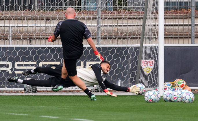 October 19, 2026, Stuttgart, Soccer, UEFA Champions League, 2026–2027 season, VfB Stuttgart practice, Fabian Bredlow