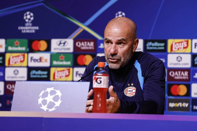 PORTO , 19-10-2026 , Estadio do Dragao , season 2026 2027 , UEFA Champions League football , press conference, PK, Pressekonferenz PSV , Picture shows PSV trainer coach Peter Bosz during the press conference Press conference and training PSV  x208820178x Copyright: