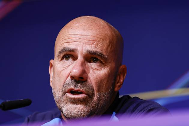 PORTO , 19-10-2026 , Estadio do Dragao , season 2026 2027 , UEFA Champions League football , press conference, PK, Pressekonferenz PSV , Picture shows PSV trainer coach Peter Bosz during the press conference Press conference and training PSV  x208820192x Copyright: