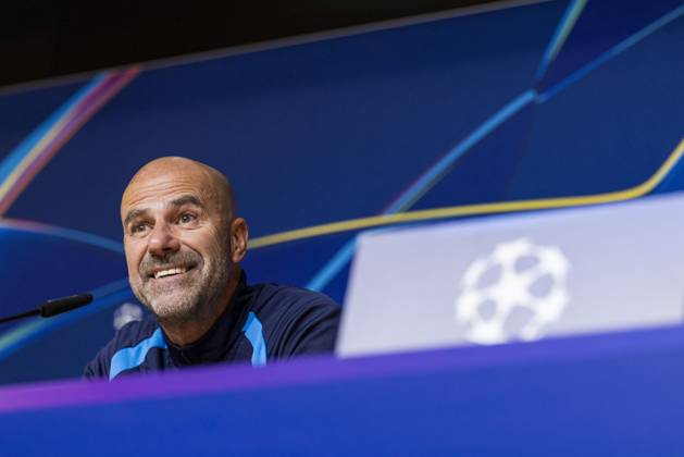 PORTO - PSV Eindhoven coach Peter Bosz of PSV Eindhoven during a press conference, PK, Pressekonferenz the day before the Champions League match between Porto and PSV Eindhoven at the Estadio Do Dragao, on October 19, 2026 in Porto, Portugal. MORITZ MUELLER ANP xVIxANPxSportx xxANPxIVx 572984556 originalFilename: 572984556.jpg