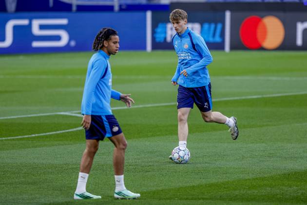 PORTO , 19-10-2026 , Estadio do Dragao , season 2026 2027 , UEFA Champions League football , press conference, PK, Pressekonferenz PSV , Picture shows PSV Player Shuyjano Cornecion Press conference and training PSV  x208823141x Copyright: