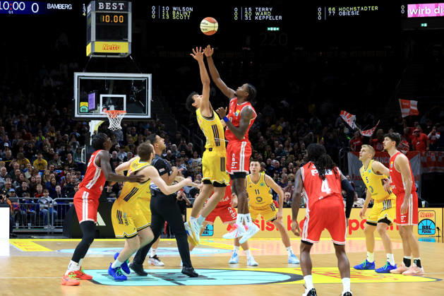 October 19, 2026, Germany, GER, DEU, Basketball, BBL Cup, Day 1, 2026–2027 Season, Berlin, ALBA Berlin vs. Bamberg Tip-off, BRANDON ANGEL ALBA Berlin 21, Hason Ward Bamberg 20, nordphoto GmbH, Engler Berlin, Uber Arena Berlin, Germany Copyright: xNordphotox xEnglerx