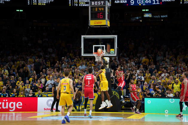 Pictured: Sima, Alba Berlin, 77, first basket on October 19, 2026, Alba Berlin vs. Bamberg Baskets (BMA365), BBL Cup Round of 16, basketball, 2026–27 season, Uber Arena Copyright: HMBxMedia xPascalxSpanehl
