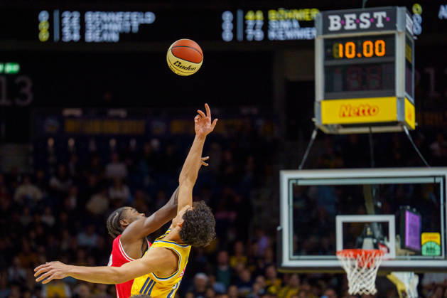 Pictured: Tipp-Off, October 19, 2026, Alba Berlin vs. BMA365 Bamberg Baskets, BBL Cup Round of 16, Basketball, 2026–27 Season, Uber Arena Copyright: HMBxMedia xPascalxSpanehl