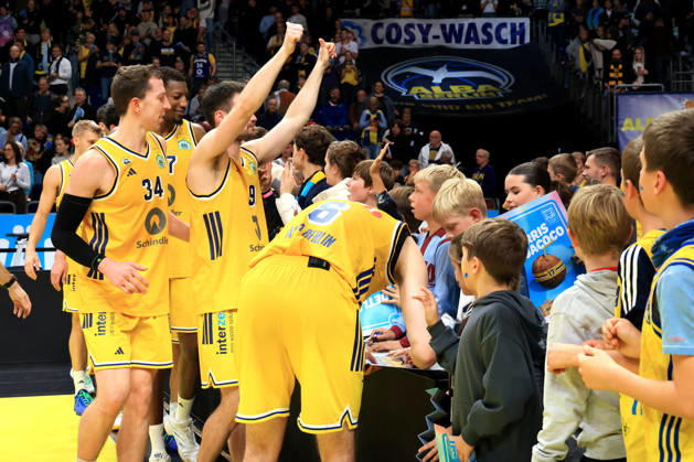 October 19, 2026, Germany, GER, DEU, Basketball, BBL Cup, Day 1, 2026–2027 Season, Berlin, ALBA Berlin vs. Bamberg ALBA Players, Justin Bean ALBA Berlin 34, JONAS MATTISSECK, ALBA Berlin 9, MALTE DELOW, ALBA Berlin 6; celebration, cheering, joy, happiness, happy, positive emotions, ALBA fans; nordphoto GmbH, Engler, Berlin, Uber Arena, Berlin, Germany Copyright: xNordphotox xEnglerx