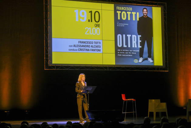 Football, Italy: Francesco Totti presents his book *Oltre* in Rome