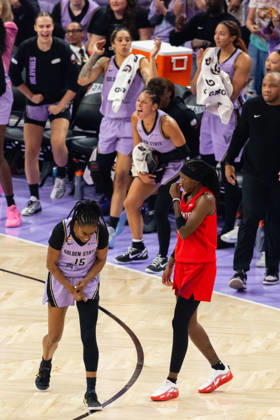 SAN FRANCISCO, CA - OCTOBER 19: Tiffany Hayes 15 of the Golden State Valkyries reacts to a Atlanta Dream turnover during Game Two of the WNBA, Basketball Damen, USA Finals on October 19, 2026 at Chase Center in San Francisco, CA. (Photo by Matthew Huang Icon Sportswire) WNBA: OCT 19 Finals Atlanta Dream at Golden State Valkyries EDITORIAL USE ONLY Icon261019012