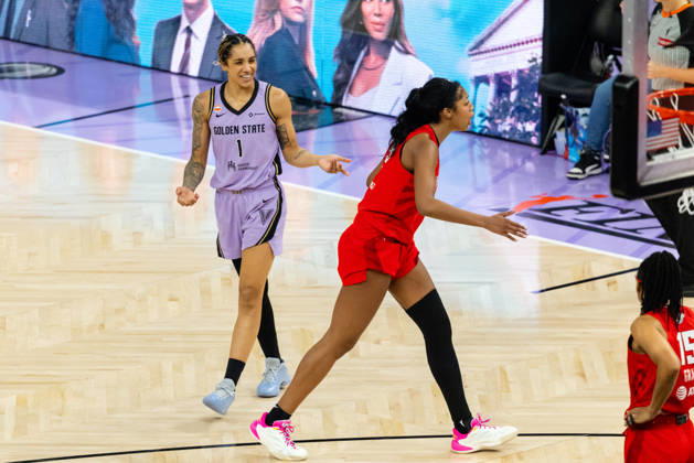 SAN FRANCISCO, CA - OCTOBER 19: Gabby Williams 1 of the Golden State Valkyries smiles after being fouled by Angel Reese 5 of the Atlanta Dream during Game Two of the WNBA, Basketball Damen, USA Finals on October 19, 2026 at Chase Center in San Francisco, CA. (Photo by Matthew Huang Icon Sportswire) WNBA: OCT 19 Finals Atlanta Dream at Golden State Valkyries EDITORIAL USE ONLY Icon261019016