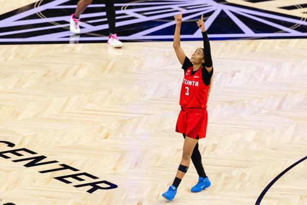 SAN FRANCISCO, CA - OCTOBER 19: Jordin Canada 3 of the Atlanta Dream celebrates a last second three in the third quarter of Game Two of the WNBA, Basketball Damen, USA Finals against the Golden State Valkyries on October 19, 2026 at Chase Center in San Francisco, CA. (Photo by Matthew Huang Icon Sportswire) WNBA: OCT 19 Finals Atlanta Dream at Golden State Valkyries EDITORIAL USE ONLY Icon261019029