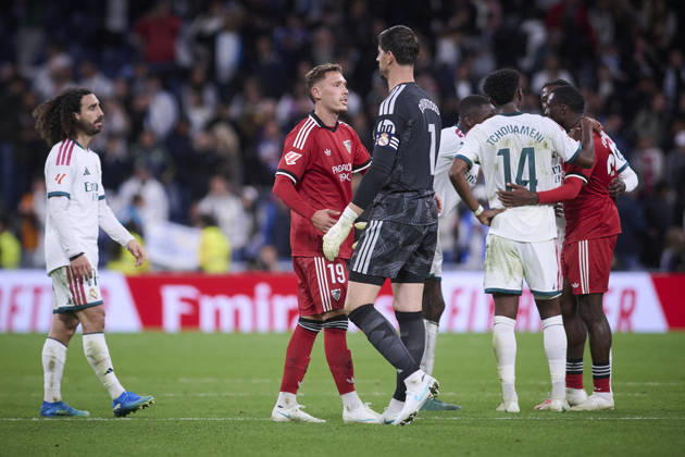 LaLiga - Real Madrid CF v Sevilla FC Real Madrid CF’s and Sevilla FC’s players shake hands after La Liga match. October 18 ,2026. Photo by Ropero AlterPhotos ABACAPRESS.COM Madrid Madrid Spain Copyright: xRopero AlterPhotos ABACAx