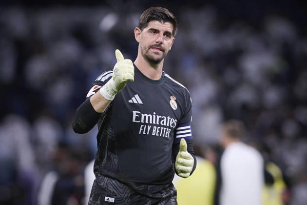 LaLiga - Real Madrid CF v Sevilla FC Real Madrid CF’s Thibaut Courtois salutes the fans after La Liga match. October 18 ,2026. Photo by Ropero AlterPhotos ABACAPRESS.COM Madrid Madrid Spain Copyright: xRopero AlterPhotos ABACAx