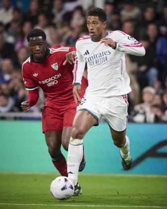 LaLiga - Real Madrid CF v Sevilla FC Real Madrid CF’s Jude Bellingham (r) and Sevilla FC’s Lucien Agoume during La Liga match. October 18 ,2026. Photo by Ropero AlterPhotos ABACAPRESS.COM Madrid Madrid Spain Copyright: xRopero AlterPhotos ABACAx