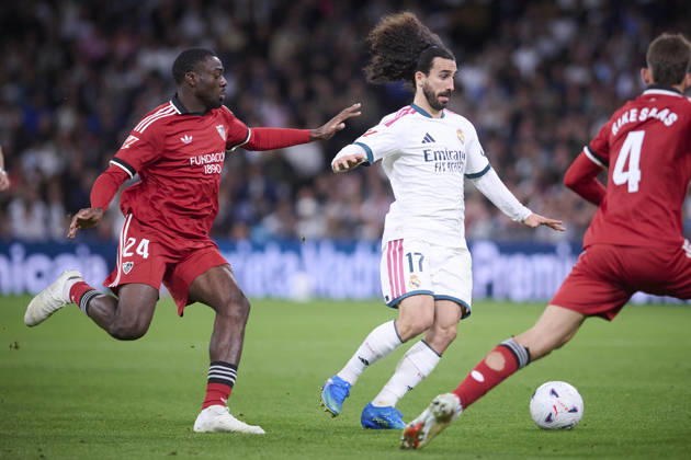 LaLiga - Real Madrid CF v Sevilla FC Real Madrid CF’s Marc Cucurella (r) and Sevilla FC’s Youssouf Fofana during La Liga match. October 18 ,2026. Photo by Ropero AlterPhotos ABACAPRESS.COM Madrid Madrid Spain Copyright: xRopero AlterPhotos ABACAx