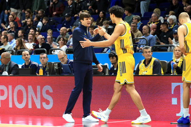 October 19, 2026, Germany, GER, DEU, Basketball, BBL Cup, Day 1, 2026–2027 Season, Berlin, ALBA Berlin vs. Bamberg HEAD COACH Pedro Calles, ALBA Berlin; BRANDON ANGEL, ALBA Berlin; 21 nordphoto GmbH; Engler; Berlin; Uber Arena; Berlin; Germany Copyright: xNordphotox xEnglerx