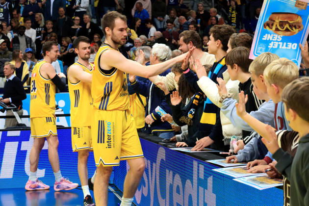 October 19, 2026, Germany, GER, DEU, Basketball, BBL Cup, Day 1, 2026–2027 Season, Berlin, ALBA Berlin vs. Bamberg, MALTE DELOW (ALBA Berlin) 6, JONAS MATTISSECK (ALBA Berlin) 9, Justin Bean (ALBA Berlin) 34, ALBA Fans, Fan Section, nordphoto GmbH Engler Berlin, Uber Arena Berlin, Germany Copyright: xNordphotox xEnglerx