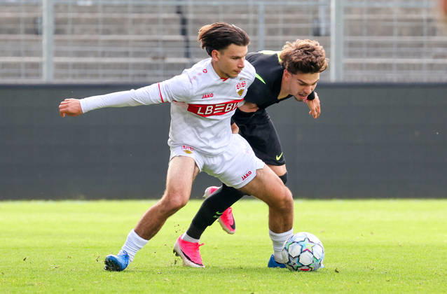 October 20, 2026, Stuttgart, U19 Champions League, 2026–2027 season, U19 Youth League: VfB Stuttgart vs. Atlético Madrid, from left: Neno Zezelj (VfB), Oscar Parejo (Atlético)