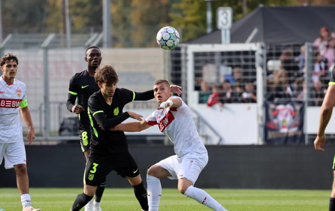 October 26, 2020 U19 VfB Stuttgart vs. U19 Atlético Madrid Germany, Stuttgart, October 20, 2026, Soccer, UEFA Youth League, 2026–2027 season, VfB Stuttgart U19 vs. Atlético Madrid U19: Oscar Parejo (Atlético Madrid U19), Enis Redzepi (VfB Stuttgart U19)