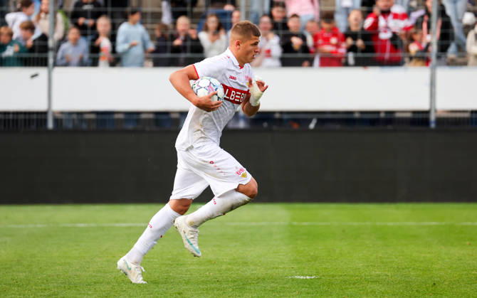 October 20, 2026, Stuttgart, U19 Champions League soccer, 2026–2027 season, U19 Youth League: VfB Stuttgart vs. Atlético Madrid, celebration after the 2–3 goal, goal scorer Enis Redzepi (VfB)