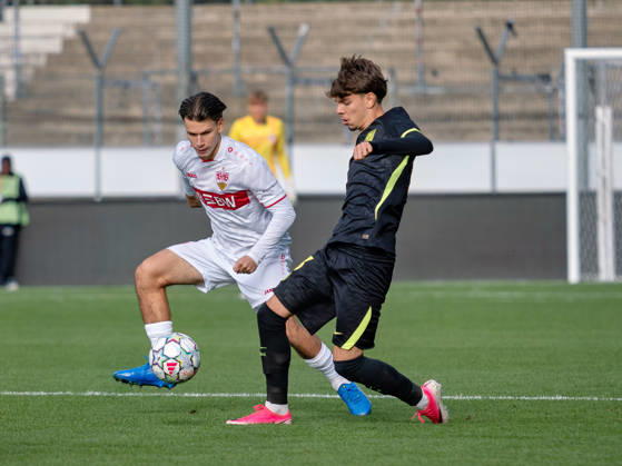 Tackle: Neno Zezelj (VfB Stuttgart, 17) vs. Oscar Parejo (Atlético Madrid, 03), Running duel, Sprint duel, Ball possession, GER, Soccer, VfB Stuttgart vs. Atlético Madrid, UEFA Youth League, Matchday 3, Stuttgart, 2026–2027 season, October 20, 2026, GER, soccer, VfB Stuttgart vs. Atlético Madrid, UEFA Youth League, Matchday 3, Stuttgart, 2026–2027 season, October 20, 2026, Stuttgart Copyright: xCarstenxSchweringx EP_CSG