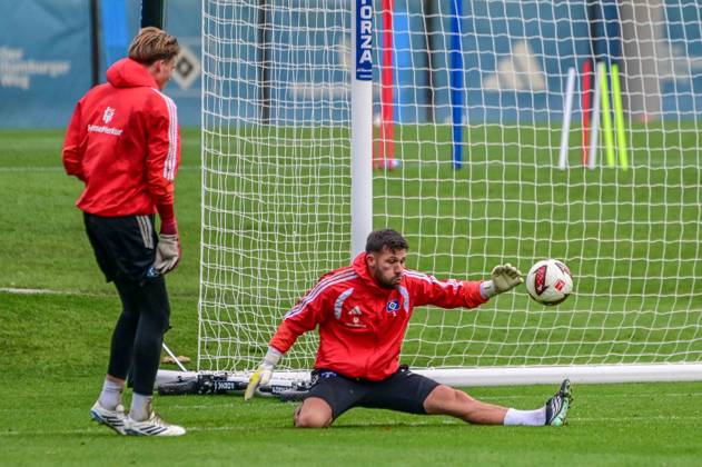 Elias Lahti, Goalkeeper Heuer, Fernandes, Daniel, HSV, taking shots; Germany, Hamburg, Volksparkstadion, soccer, Bundesliga 1, Hamburger SV training session