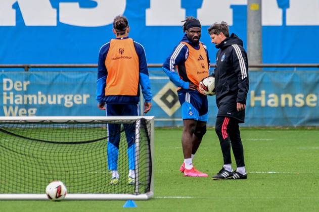 Yussuf Poulsen, Terem Moffi, Coach Merlin Polzin, HSV, Germany, Hamburg, Volksparkstadion, soccer, Bundesliga 1, Hamburger SV training session