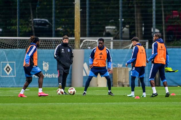 Terem Moffi, Coach Merlin Polzin, Lokonga, Albert Sambi Capaldo, Nicolás Warmed, Omar, HSV, Germany, Hamburg, Volksparkstadion, soccer, Bundesliga 1, Hamburger SV training session