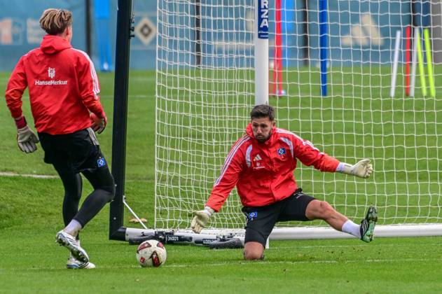 Elias Lahti, Goalkeeper Heuer, Fernandes, Daniel, HSV, taking shots; Germany, Hamburg, Volksparkstadion, soccer, Bundesliga 1, Hamburger SV training session