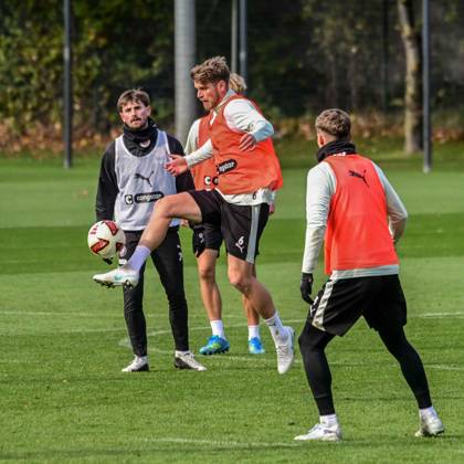 Marcus Mathisen Pauli on the Ball Germany, Hamburg, Training Facility on Kollaustrasse, Soccer, 2. Bundesliga, FC St. Pauli