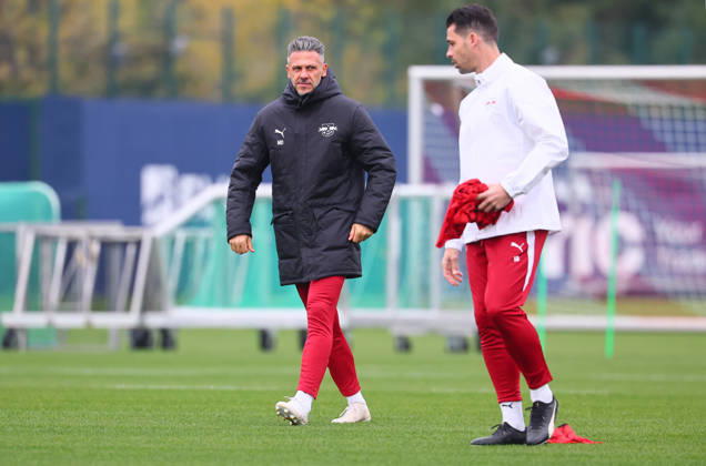 RB Leipzig Champions League Training, Leipzig, October 20, 2026, RB Academy, UEFA Champions League, RB Leipzig s final training session on the day before Real Madrid vs. RB Leipzig. Pictured: Head Coach Martin Demichelis and Assistant Coach Thomas Stefan Buck, both of RB Leipzig, Picture Point