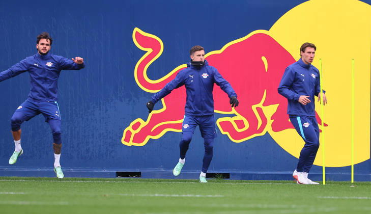 RB Leipzig Training for the Champions League, Leipzig, October 20, 2026, RB Academy, UEFA Champions League, RB Leipzig s final training session the day before Real Madrid vs. RB Leipzig. Pictured from left: Max Finkgräfe, Christoph Baumgartner, and Willi Orban, all of RB Leipzig, Picture Point