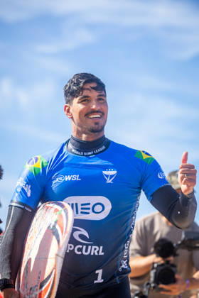 MEO Rip Curl Pro Portugal 2026, World Surf League Championship Tour Gabriel Medina competes during his heat at the MEO Rip Curl Pro Portugal 2026, a World Surf League Championship Tour event held at Supertubos Beach in Peniche, Portugal, on October 20, 2026. Medina wins his heat and advances to the next round. Peniche Portugal  Copyright: xSergioxMendesx originalFilename:pereira-notitle261020_np7hU.jpg