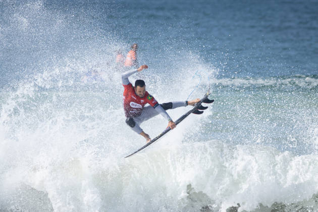 MEO Rip Curl Pro Portugal 2026, World Surf League Championship Tour Italo Ferreira competes during his heat at the MEO Rip Curl Pro Portugal 2026, a World Surf League Championship Tour event held at Supertubos Beach in Peniche, Portugal, on October 20, 2026. Ferreira wins his heat and advances to the next round. Peniche Portugal  Copyright: xSergioxMendesx originalFilename:pereira-notitle261020_npkMI.jpg