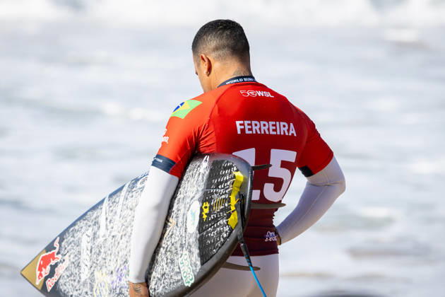MEO Rip Curl Pro Portugal 2026, World Surf League Championship Tour Italo Ferreira competes during his heat at the MEO Rip Curl Pro Portugal 2026, a World Surf League Championship Tour event held at Supertubos Beach in Peniche, Portugal, on October 20, 2026. Ferreira wins his heat and advances to the next round. Peniche Portugal  Copyright: xSergioxMendesx originalFilename:pereira-notitle261020_npWMy.jpg