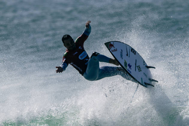 Meo Rip Curl Pro Portugal - Men Quarter Finals Italo Ferreira of Brazil competes during the Meo Rip Curl Pro Portugal at Praia dos Supertubos in Peniche, Portugal, on October 20, 2026. Peniche Leiria Portugal  Copyright: xJoaoxRicox originalFilename:rico-meoripcu261020_nphID.jpg
