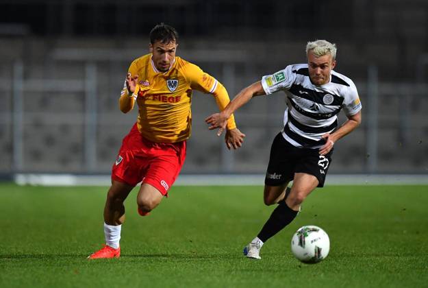 SG Wattenscheid 09 vs. SC Preußen Münster ** FOR EDITORIAL USE ONLY ** EDITORIAL USE ONLY ** p Soccer Korbmacher Westphalia Cup Round of 16 SG Wattenscheid 09 vs. SC Preußen Münster on October 20, 2026, at Lohrheidestadion in Bochum-Wattenscheid Louis Kolbe, Preußen Münster, on the left: Finn Wortmann (SG Wattenscheid 09), on the right: Germany, North Rhine-Westphalia, Bochum, Wattenscheid. Copyright ThorstenxTillmann Copyright: ThorstenxTillmann doc8845agcfgqo12t6qnftc ,EDITORIAL USE ONLY Copyright: ThorstenxTillmann