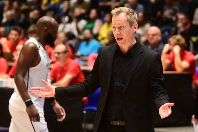 Coach Jan Sotnar (Pardubice) gestures during men s Basketball Champions League, group E, 2nd round, BK KVIS Pardubice vs Unicaja Malaga, in Pardubice, Czech Republic, October 20, 2026. (CTKxPhoto JosefxVostarek) CTKPhotoP2026102007008  CTKPhotoP2026102007008