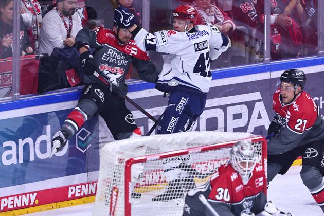 Veli Matti Viitasmaeki (Cologne Sharks), No. 47, in a one-on-one battle with Moritz Mueller (Cologne Sharks), No. 91, GER, Cologne Sharks vs. Schwenninger Wild Wings, ice hockey, Penny DEL, Matchday 49, 2026–2027 season, October 20, 2026, GER, Cologne Sharks vs. Schwenninger Wild Wings, ice hockey, Penny DEL, Matchday 49, 2026–2027 season, October 20, 2026, Cologne Copyright: xEibner-Pressefoto RenexWeissx EP_RWS