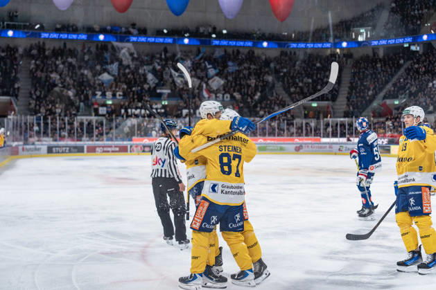 October 20, 2026, Zurich, Swiss Life Arena, National League: ZSC Lions vs. HC Davos; HC Davos celebrates the 0-1 goal at 87 seconds—Lars Steiner, Davos vs. Zurich, Swiss Life Arena, Zurich, Switzerland Copyright: xJustPictures.ch StefanxEmchx jp-de-StEm-DSC0019420261020