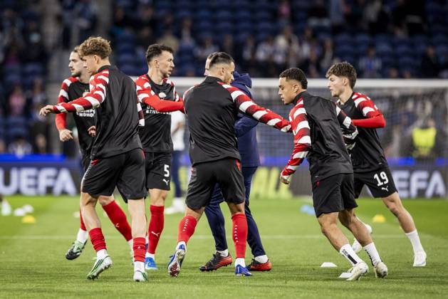 PORTO - (lr) Yarek Gasiorowski of PSV Eindhoven, Sven Mijnans of PSV Eindhoven, Ivan Perisic of PSV Eindhoven, Filip Kostic of PSV Eindhoven, Sergino Dest of PSV Eindhoven and Esmir Bajraktarevic of PSV Eindhoven ahead of the UEFA Champions League match between FC Porto and PSV Eindhoven at the Estadio Do Dragao, on 20 October 2026 in Porto, Portugal. MORITZ MUELLER ANP xVIxANPxSportx xxANPxIVx 573089827 originalFilename: 573089827