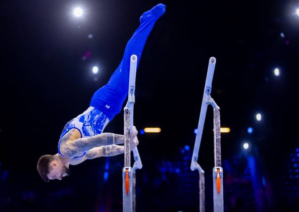 ROTTERDAM - Casimir Schmidt in action during the men s team final at the World Gymnastics Championships in Rotterdam Ahoy. IRIS VAN DEN BROEK ANP xVIxANPxSportx xxANPxIVx 573092315 originalFilename: 573092315.jpg