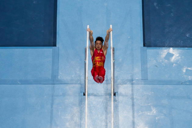 October 20, 2026: Jingyuan Zou of China competes on the parallel bars during the men’s team final on day four of the 2026 Artistic Gymnastics World Championships on October 20, 2026 in Rotterdam. Photo by Joel Marklund, BILDBYRÅN. Code: JM JM0861 bbeng artistic gymnastics gymnastics world championships team final  Copyright: JOELxMARKLUND BB261020JM021