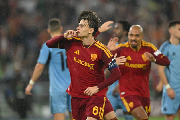 AS Roma v Slovan Bratislava - UEFA Champions League ROME, ITALY - OCTOBER 20 : Nicolo’ Pisilli of AS Roma celebrates after scoring a goal during the Champions League match between AS Roma and Slovan Bratislava at Stadio Olimpico on October 20 ,2026 in Rome, Italy. Claudio Pasquazi Anadolu Rome Italy. Editorial use only. Please get in touch for any other usage. Copyright: x2026xAnadoluxClaudioxPasquazix