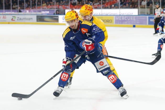October 20, 2026, Swiss Life Arena, Zurich, SWITZERLAND, 2026–2027 Season, Men s Ice Hockey National League: ZSC Lions vs. HC Davos, Denis Malgin (ZSC Lions) vs. Filip Zadina (HC Davos)