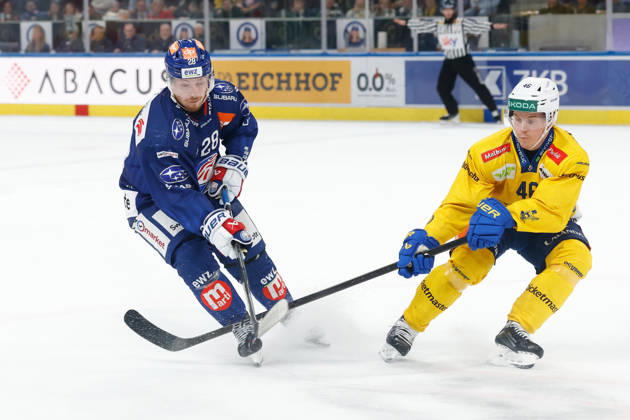 October 20, 2026, Swiss Life Arena, Zurich, SWITZERLAND, 2026–2027 Season, Men s Ice Hockey National League: ZSC Lions vs. HC Davos, Jesper Froeden (ZSC Lions) vs. Dominik Egli (HC Davos)