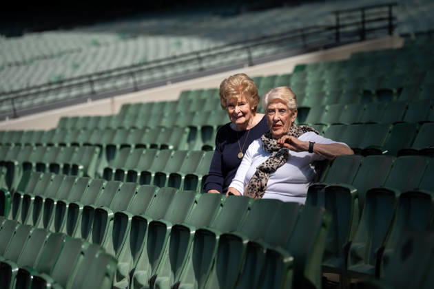 Olympic Games, Olympische Spiele, Olympia, OS ANNIVERSARY DINNER, Marlene Mathews (left) and Sandra Morgan-Beavis (right) pose for photos as part of 1956 Olympic Games 70th Anniversary Celebrations, in Melbourne, Wednesday, October 21, 2026. ( NO ARCHIVING MELBOURNE VICTORIA Australia  Copyright: xJayxKoglerx 20261021197639067483