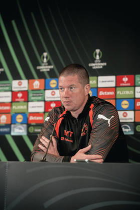 FC Midtjylland press conference, PK, Pressekonferenz - UEFA Conference League Herning, Denmark - October 21: Head coach Mike Tullberg and Pedro Bravo during a press conference ahead of a match between FC Midtjylland and St. Truidense in UEFA Conference League at MCH Arena Herning MCH Arena Denmark Copyright: xDANIELxSTENTZx