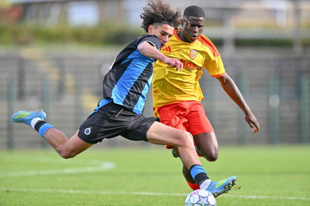 261021 Youth League Club Brugge vs RC Lens Mohamed Galal Elbay (95) of Club Brugge NXT pictured in a duel with Sidi Dioumanara (11) of Lens during the Uefa Youth League matchday 3 game in the League phase in season 2026 - 2027 between Club Brugge KV and Racing Club De Lens Under 19 on October 21 , 2026 in Roeselare, Belgium. (Photo by David Catry sportpix) Roeselare Belgium  Copyright: xDavidxCatryx 20261021DC2_8766