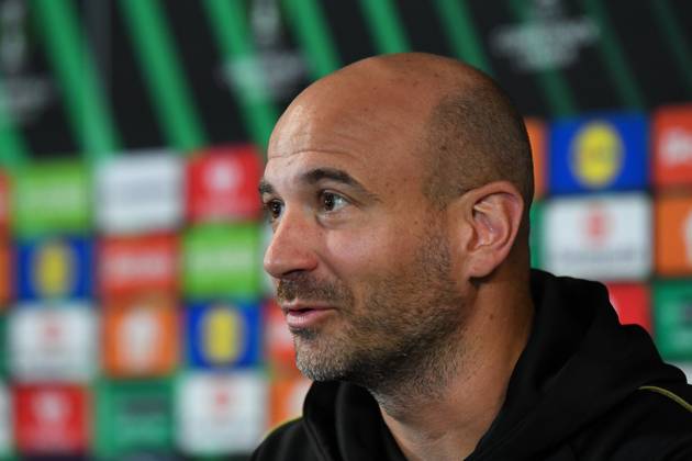 STVV s head coach Frederic De Meyer pictured during a press conference, PK, Pressekonferenz of Belgian soccer team Sint-Truidense VV, Wednesday 21 October 2026 in Herning, Denmark, in preparation of tomorrow s game against Danish FC Midtjylland on the second day of the UEFA Conference League league phase. JILLxDELSAUX  x190514579x