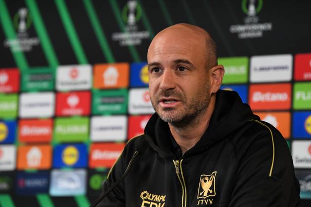 STVV s head coach Frederic De Meyer pictured during a press conference, PK, Pressekonferenz of Belgian soccer team Sint-Truidense VV, Wednesday 21 October 2026 in Herning, Denmark, in preparation of tomorrow s game against Danish FC Midtjylland on the second day of the UEFA Conference League league phase. JILLxDELSAUX  x190514561x